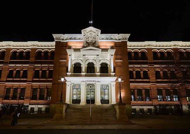 Foto La fachada del Centro Superior de Estudios de la Defensa Nacional (CESEDEN) estrena iluminación.